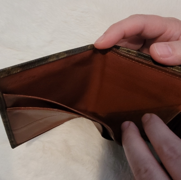 Authentic Louis Vuitton Small Monogram Wallet - Picture 5 of 11